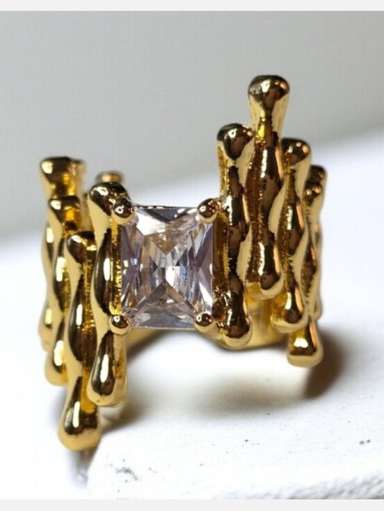 LeChic Jewelry Jewelry - 18k Gold Plated Molten Zircon Crystal Ring